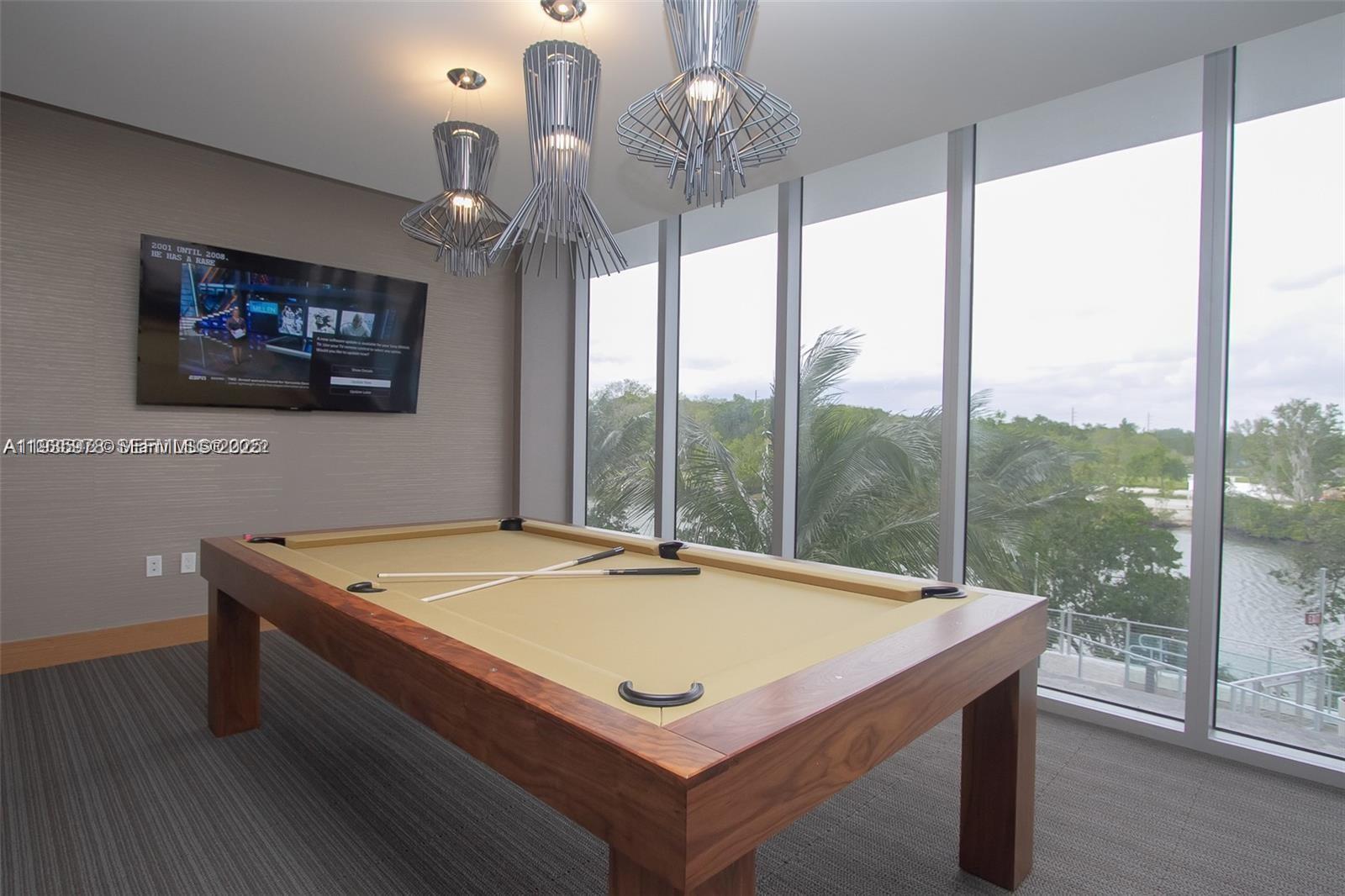 THE HARBOUR SOUTH CONDO - Residential