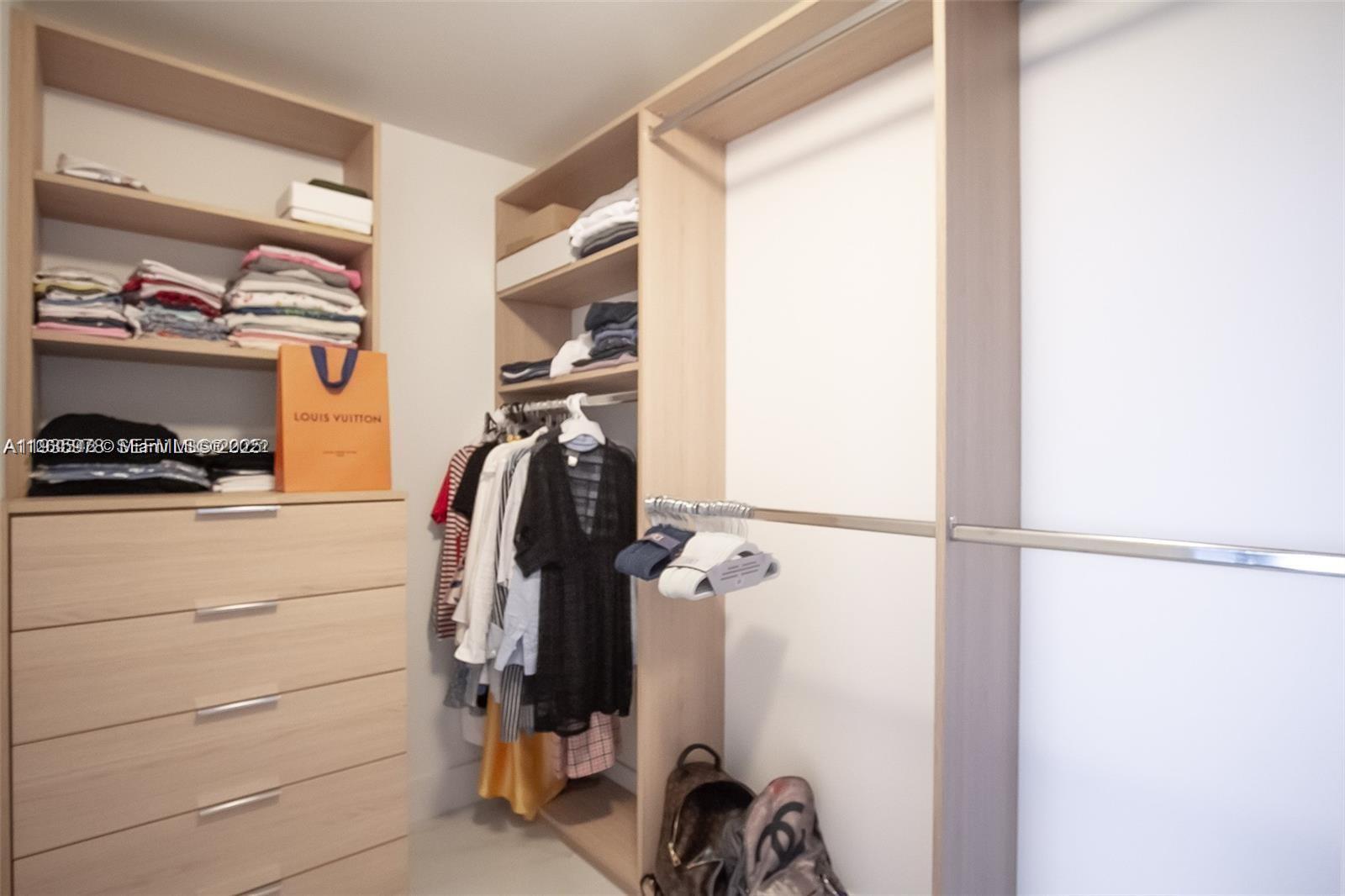 THE HARBOUR SOUTH CONDO - Residential