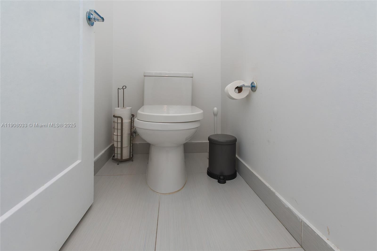 LANDMARK AT DORAL CONDO N - Residential Lease