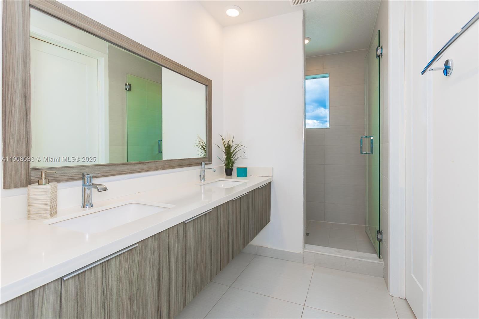 LANDMARK AT DORAL CONDO N - Residential Lease