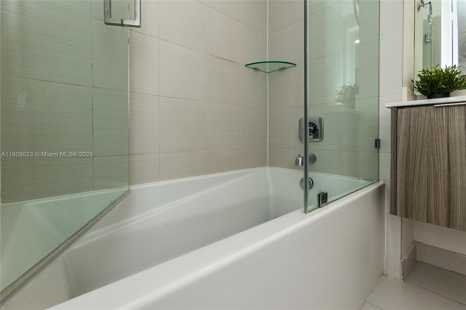 LANDMARK AT DORAL CONDO N - Residential Lease