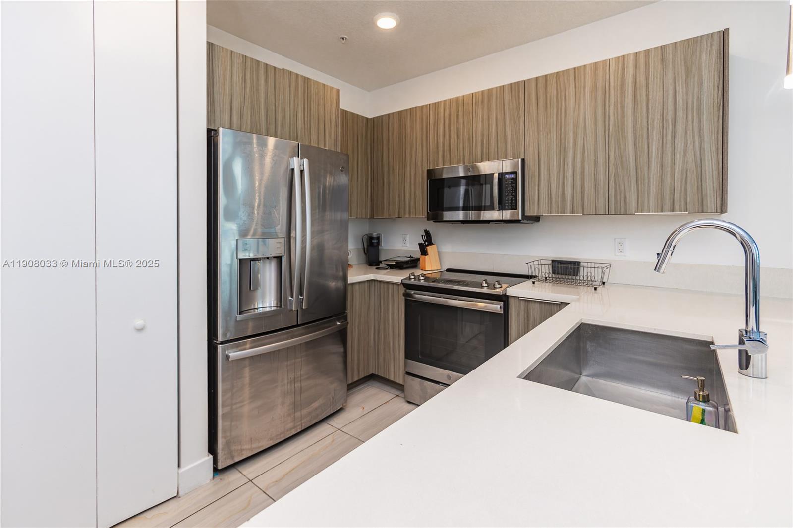 LANDMARK AT DORAL CONDO N - Residential Lease