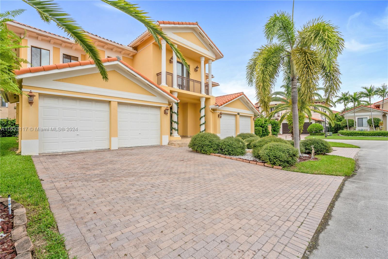 19508 Sw 79th Ct, Cutler Bay, Miami-Dade County, Florida - 5 Bedrooms  
4 Bathrooms - 