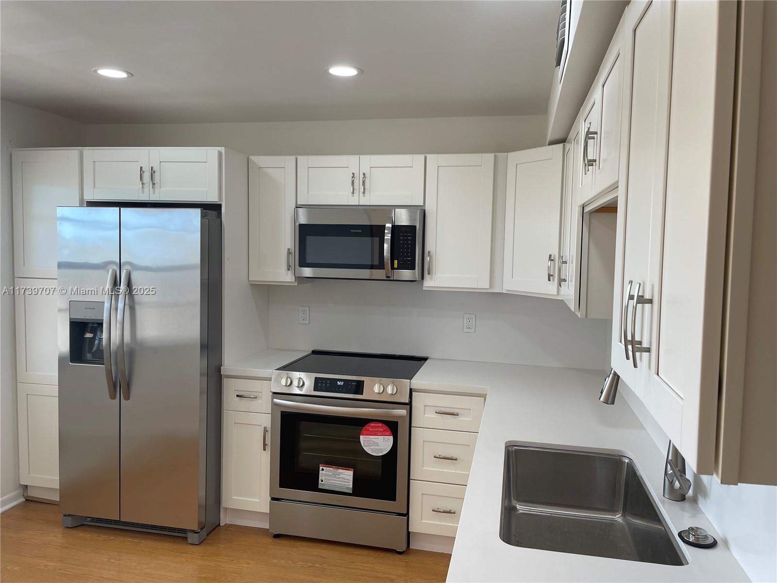 2103 Lucaya Bend K4
