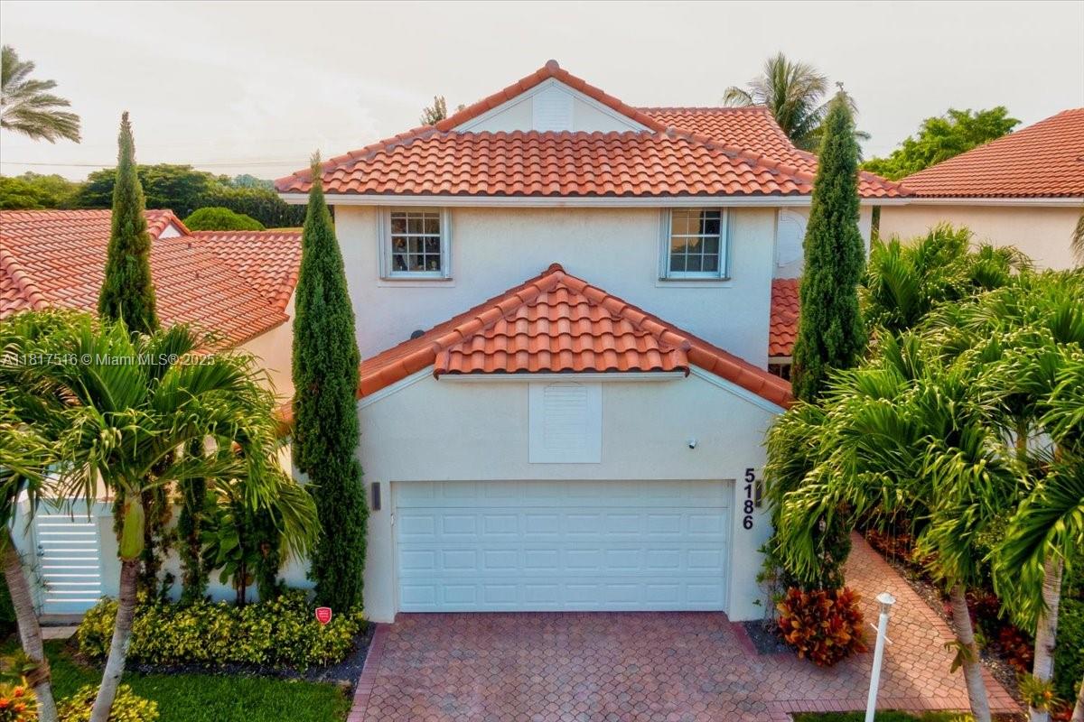 5186 NW 106th Ave, Doral, FL, 33178/$1,325,000 1 5186 NW 106th Ave
