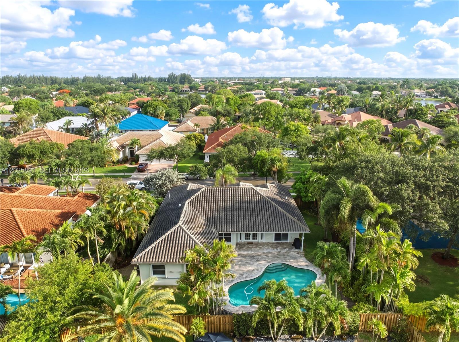 PEMBROKE FALLS - Residential