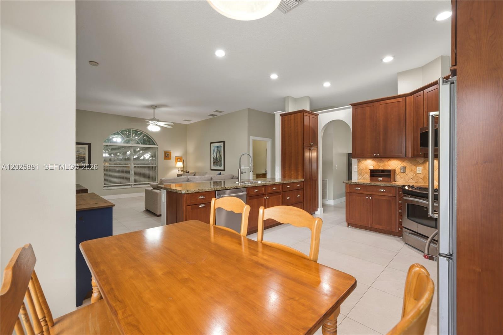 PEMBROKE FALLS - Residential