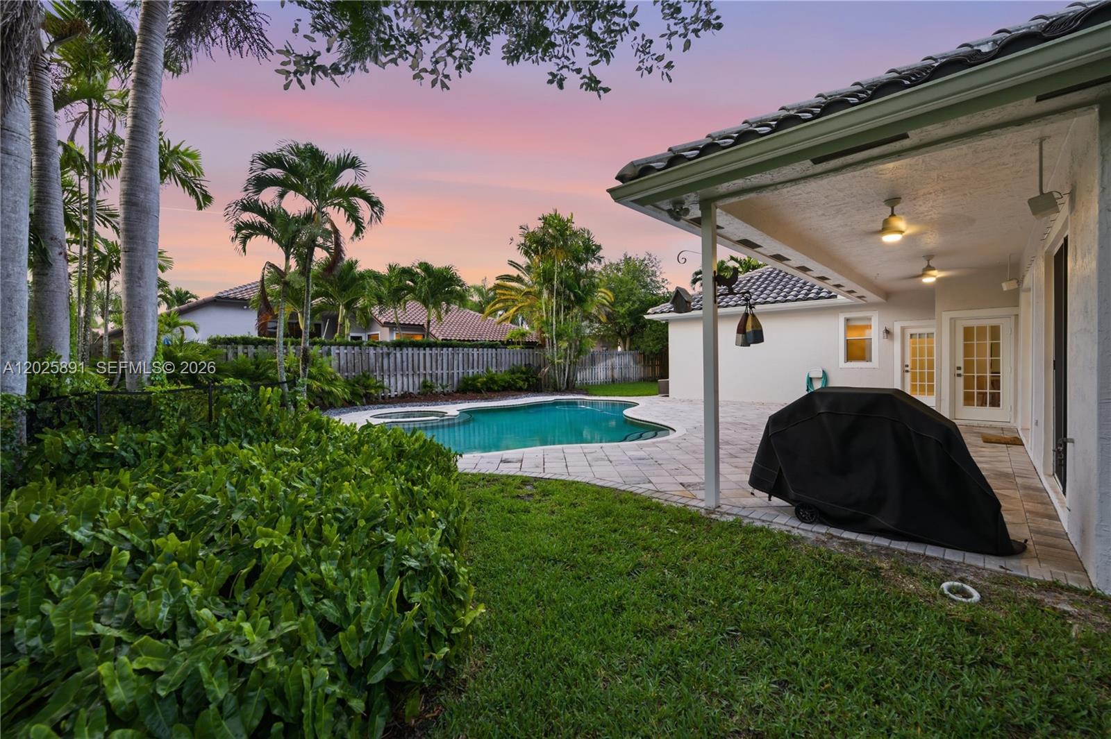 PEMBROKE FALLS - Residential