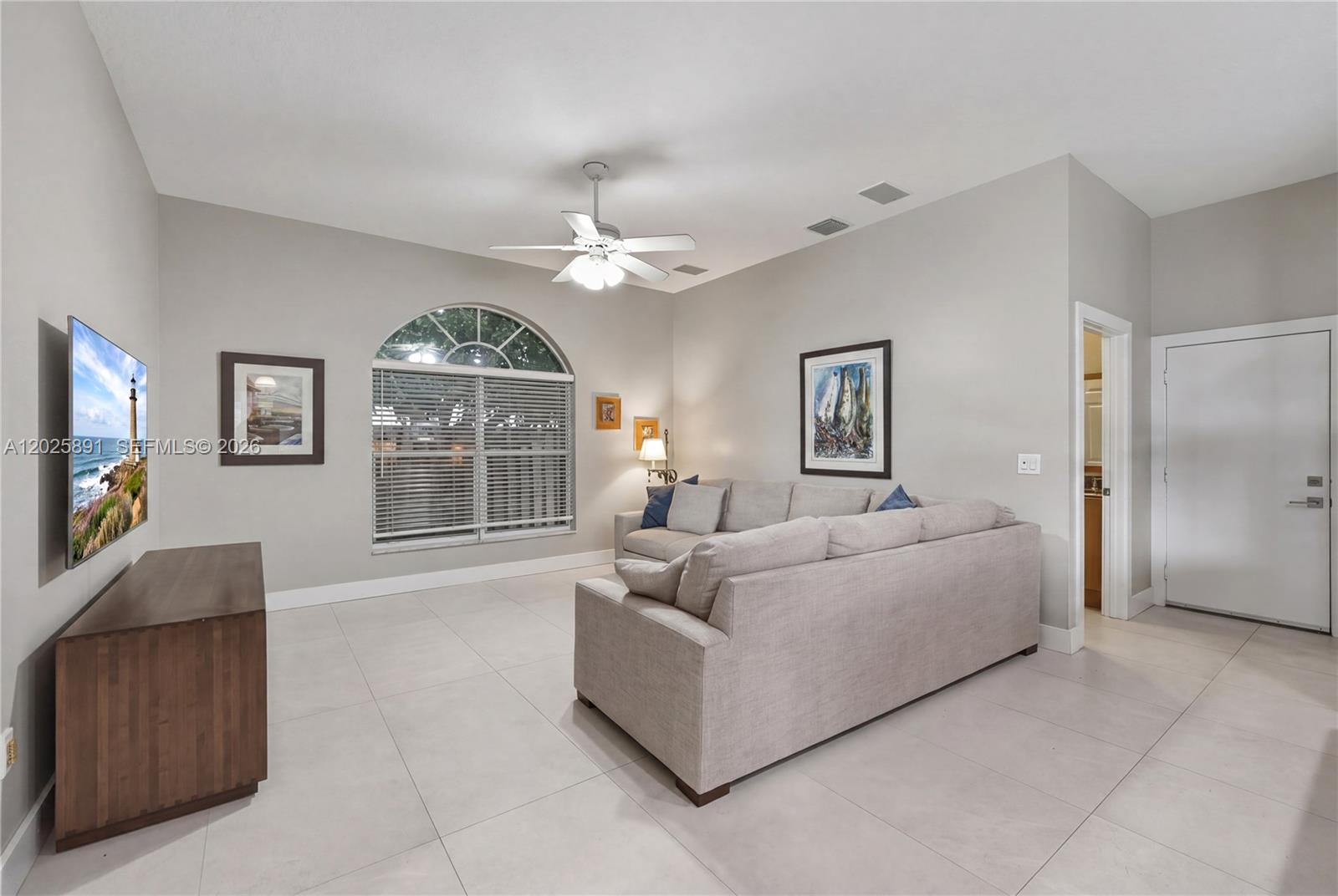 PEMBROKE FALLS - Residential