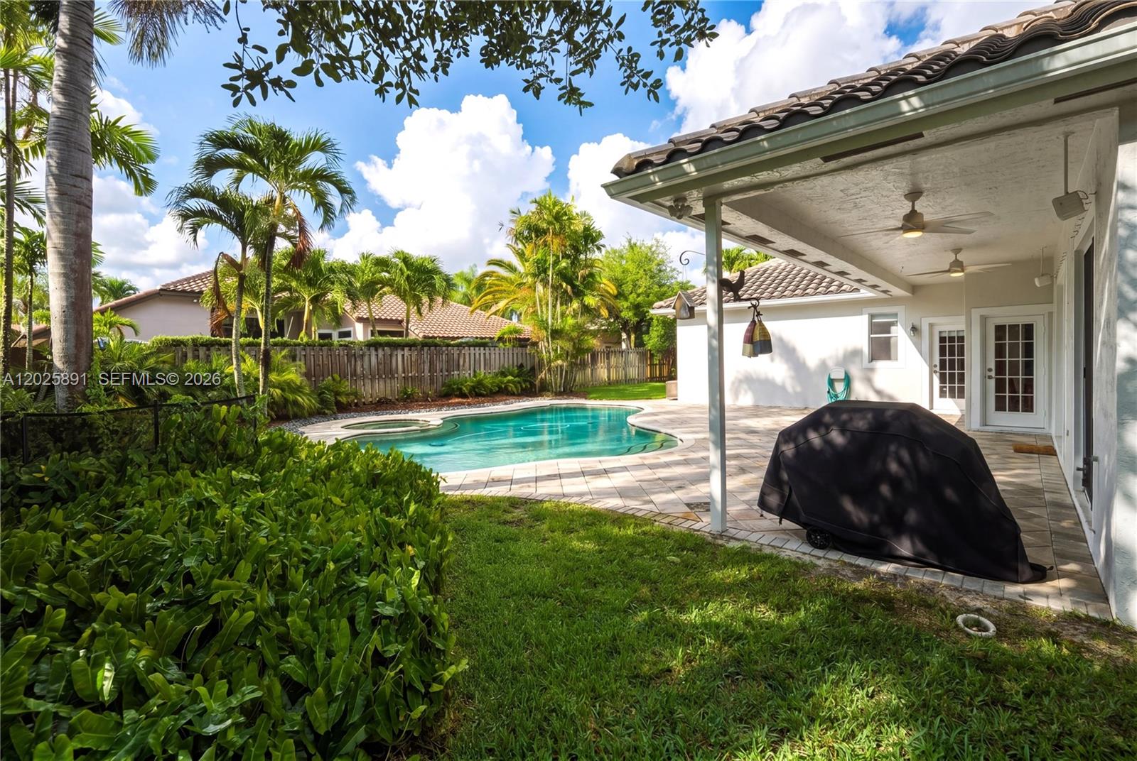 PEMBROKE FALLS - Residential