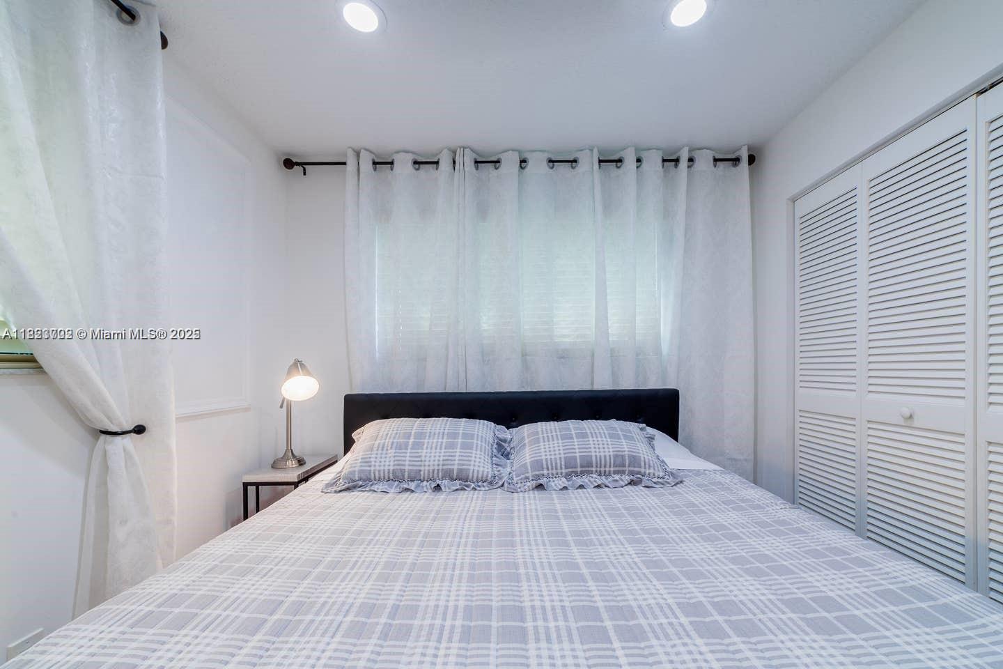 CENTRAL DANIA HEIGHTS - Residential