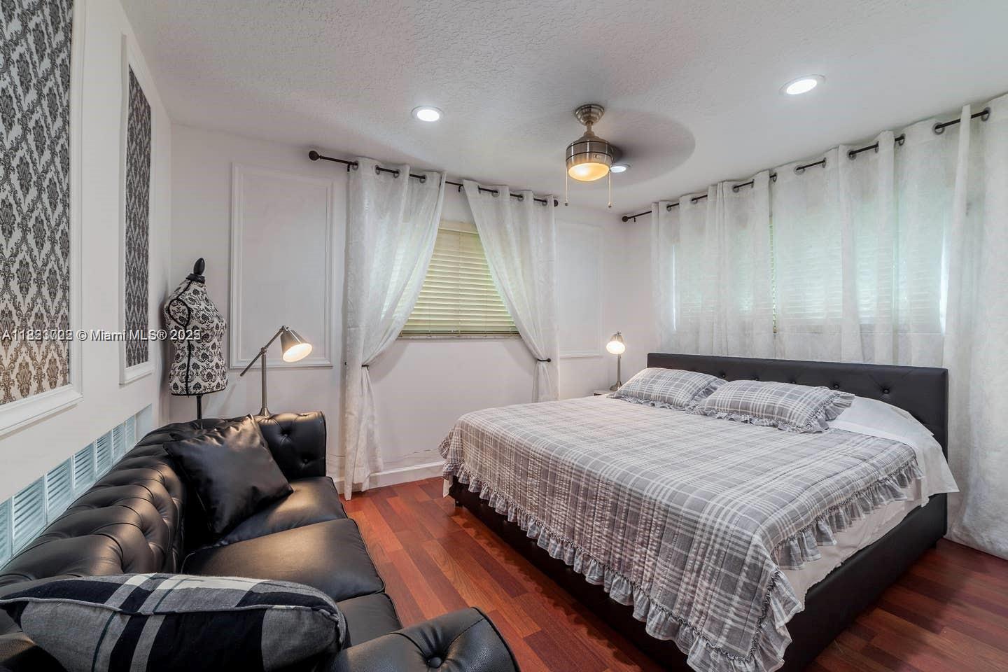 CENTRAL DANIA HEIGHTS - Residential