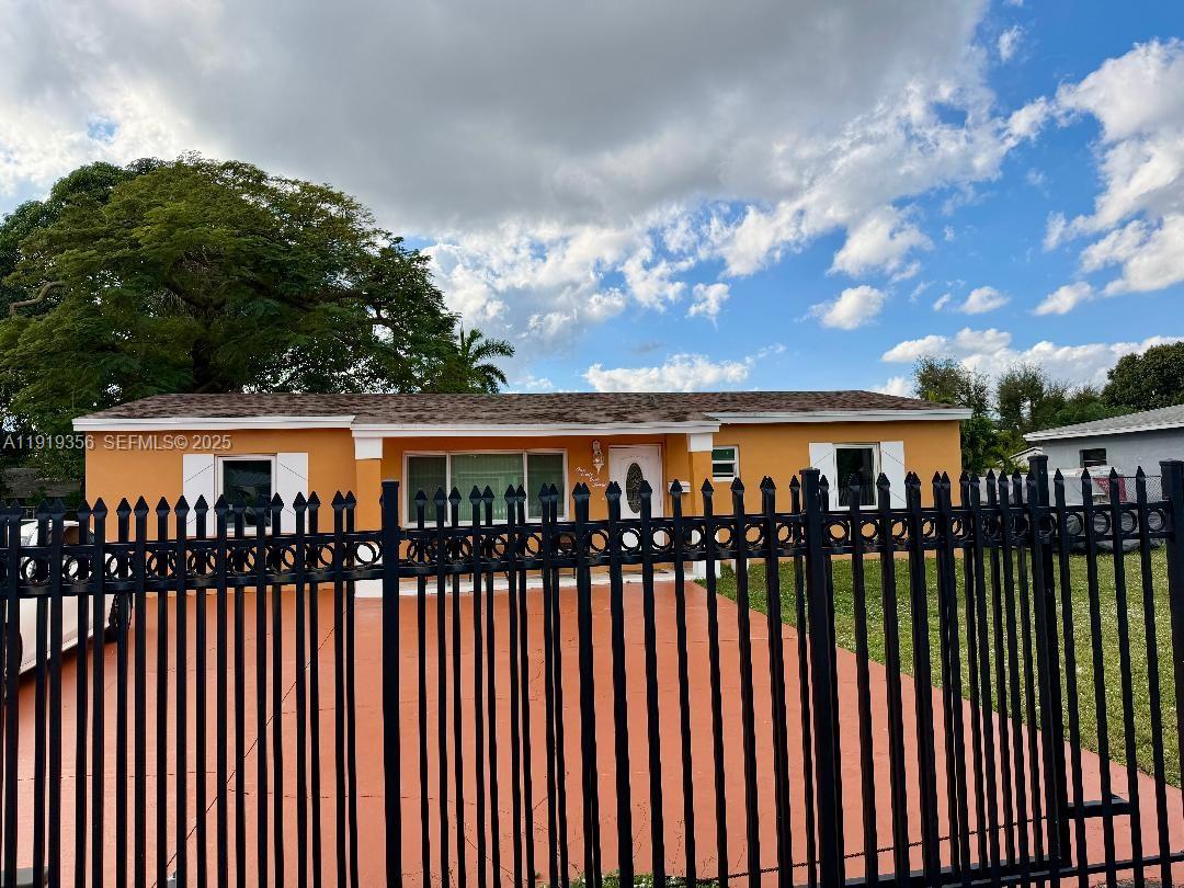 GOLDEN HIGHLANDS EST - Residential