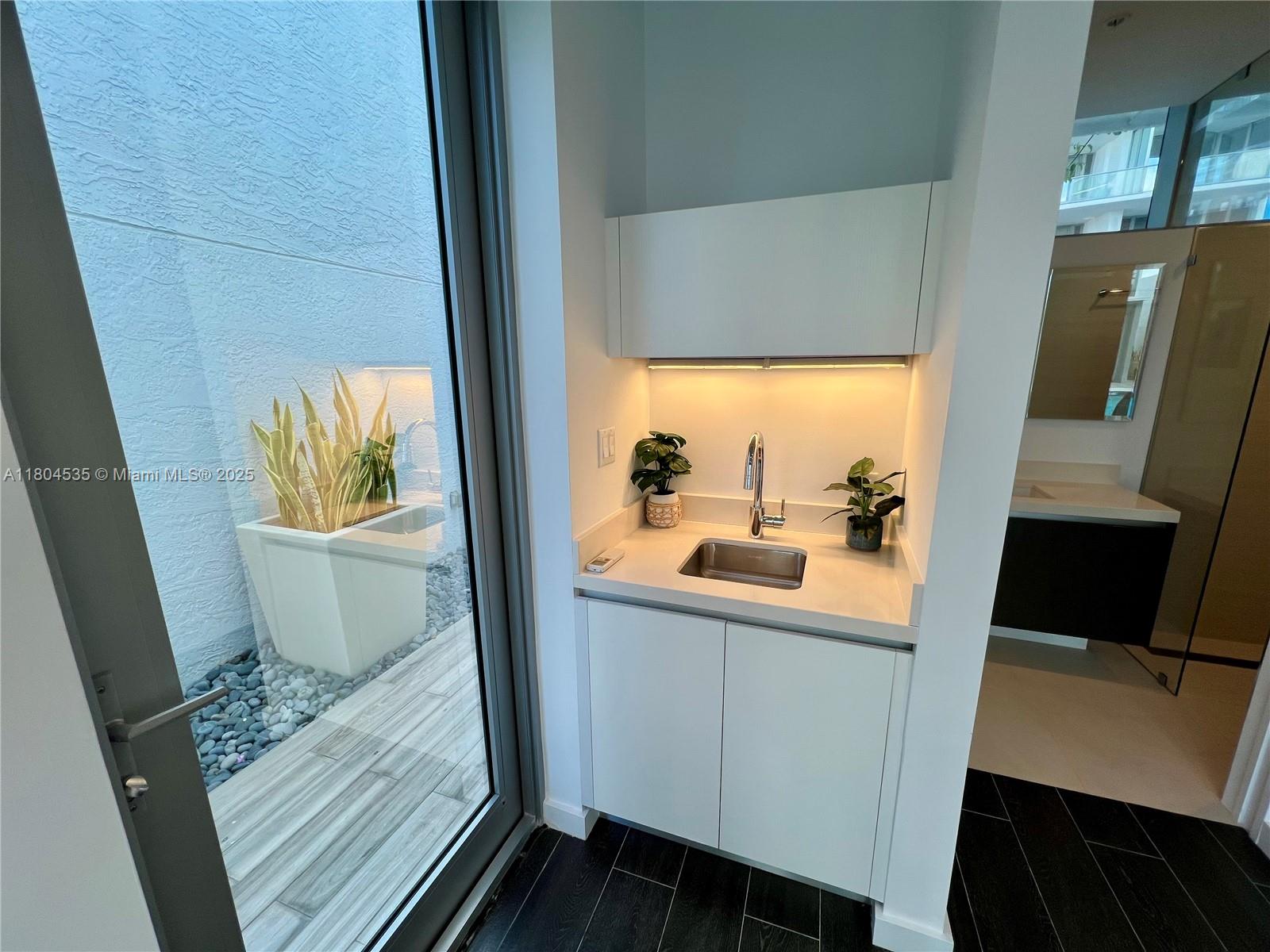 PARAMOUNT MIAMI WORLDCENT - Residential