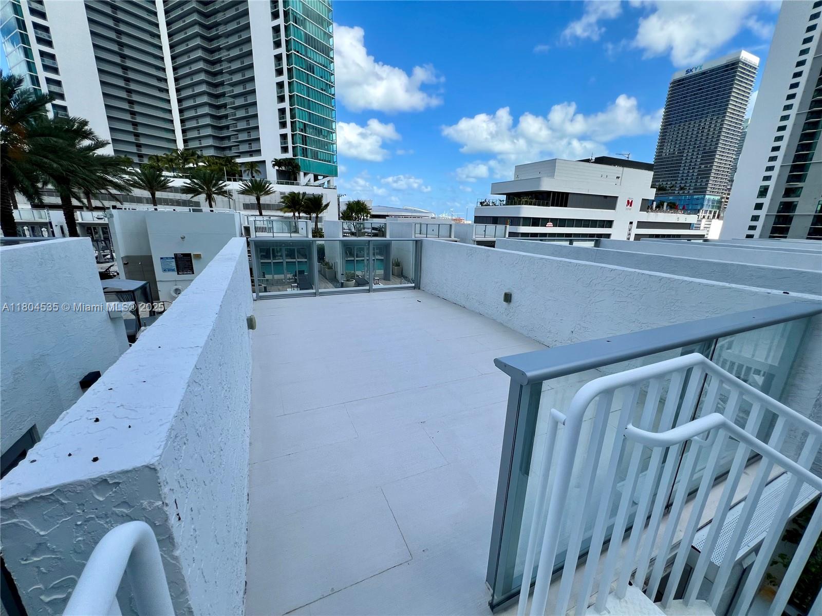 PARAMOUNT MIAMI WORLDCENT - Residential