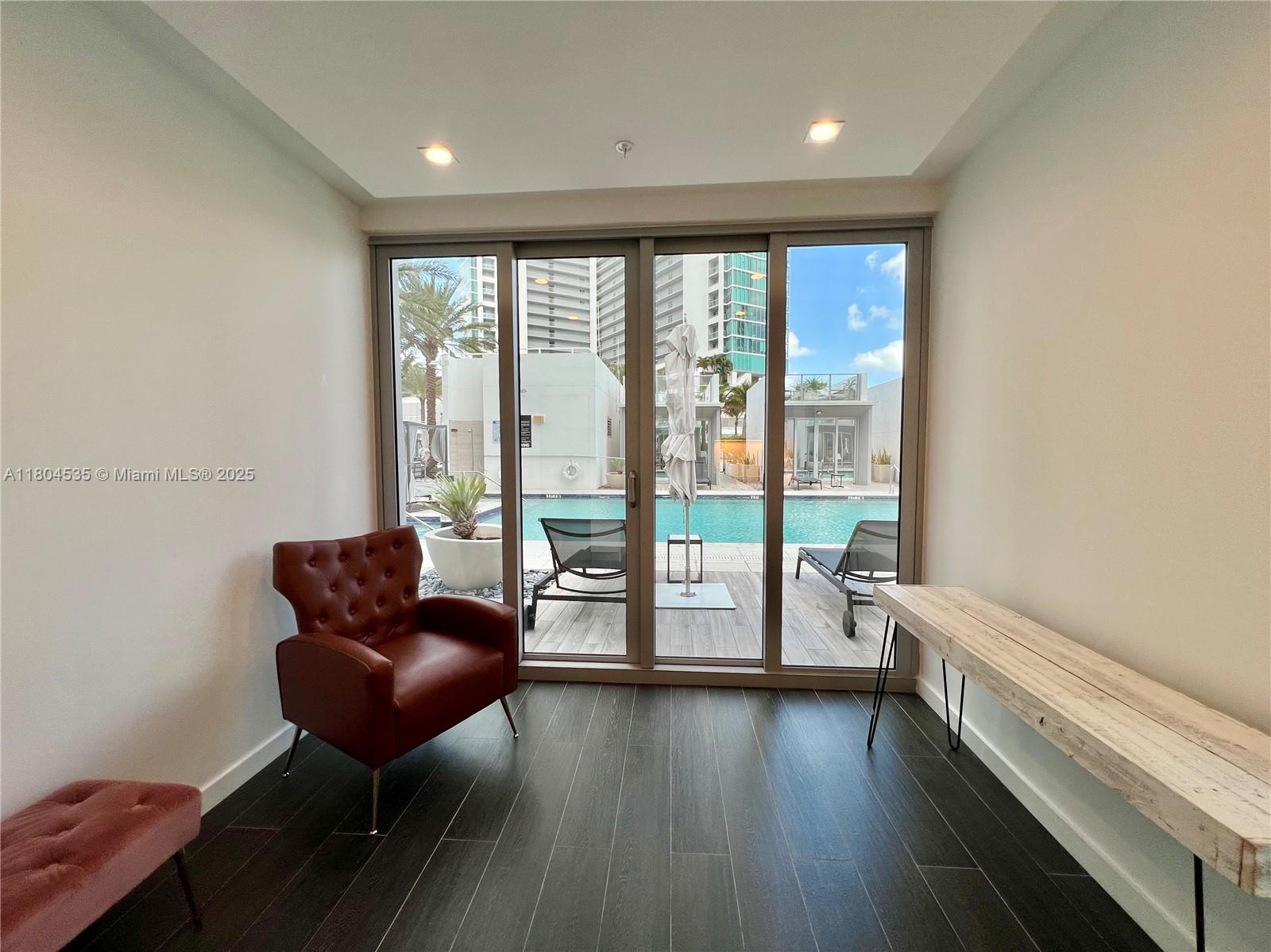 851 NE 1st Ave CABANA PB23