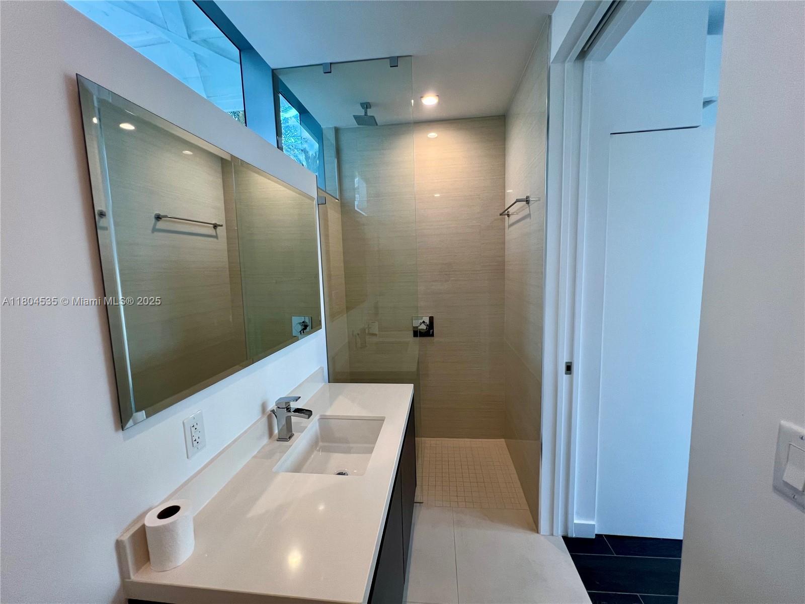 PARAMOUNT MIAMI WORLDCENT - Residential