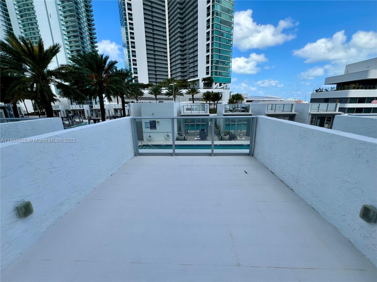 PARAMOUNT MIAMI WORLDCENT - Residential