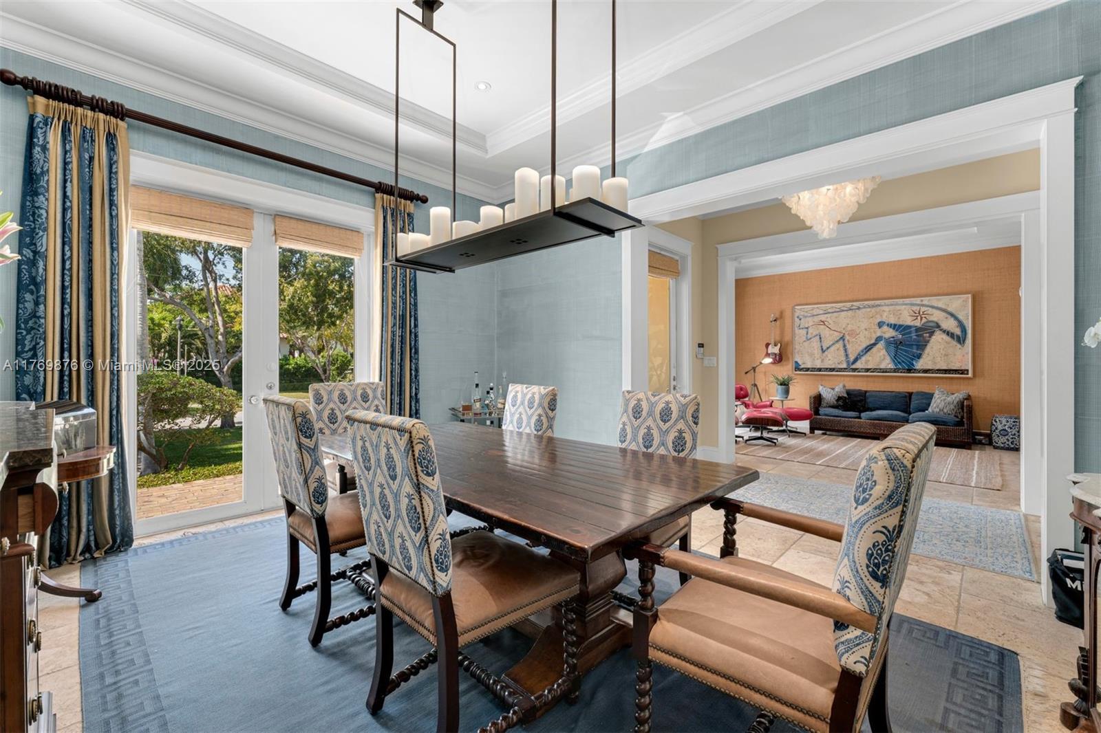 325 Harbor Dr