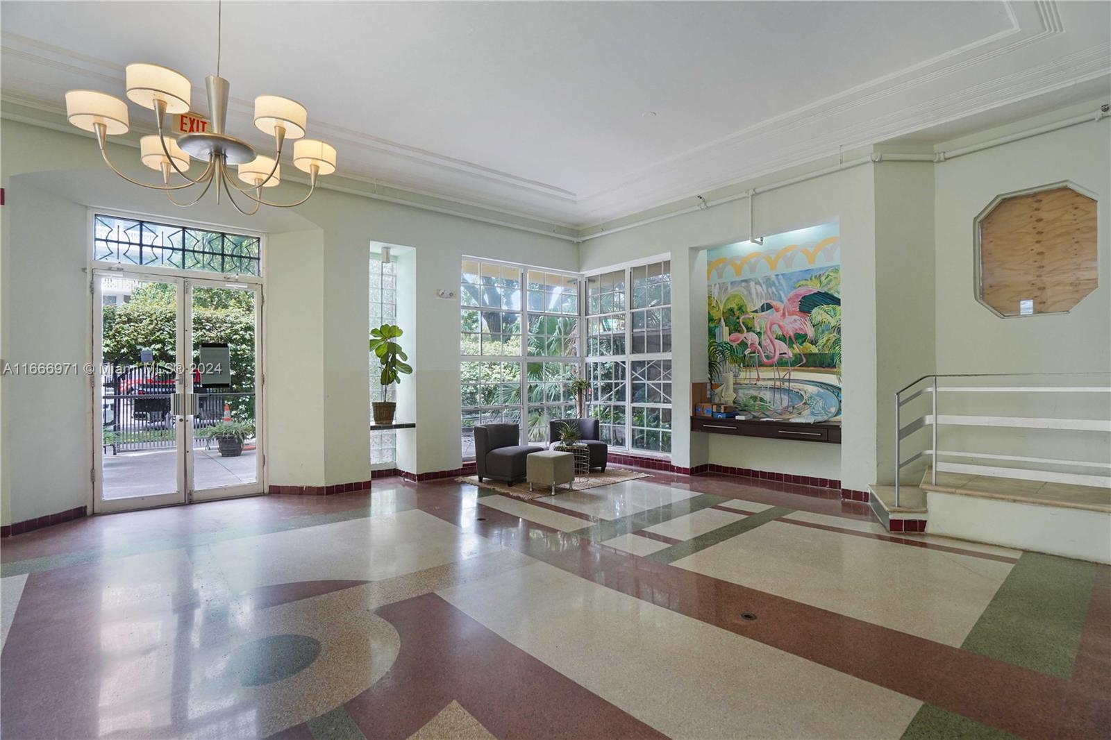 THE FLAMINGO CONDO - Residential