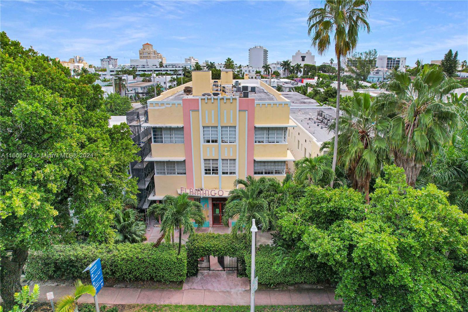 THE FLAMINGO CONDO - Residential