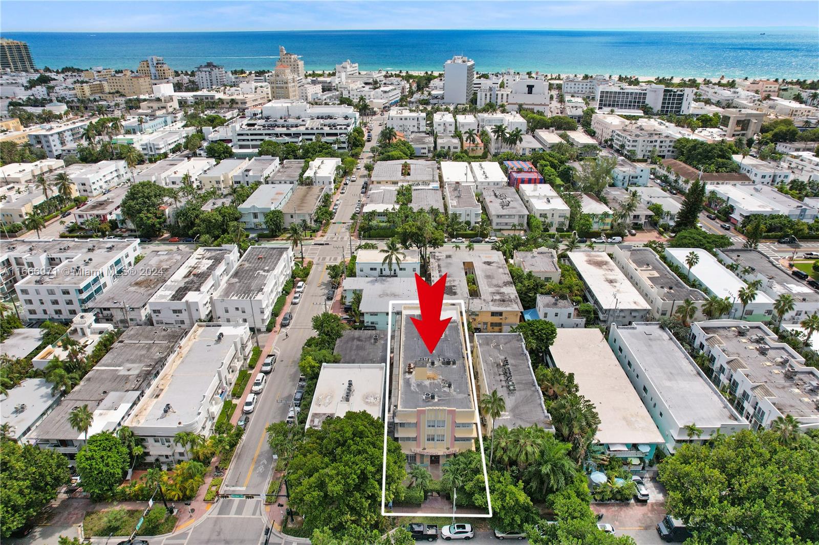 THE FLAMINGO CONDO - Residential