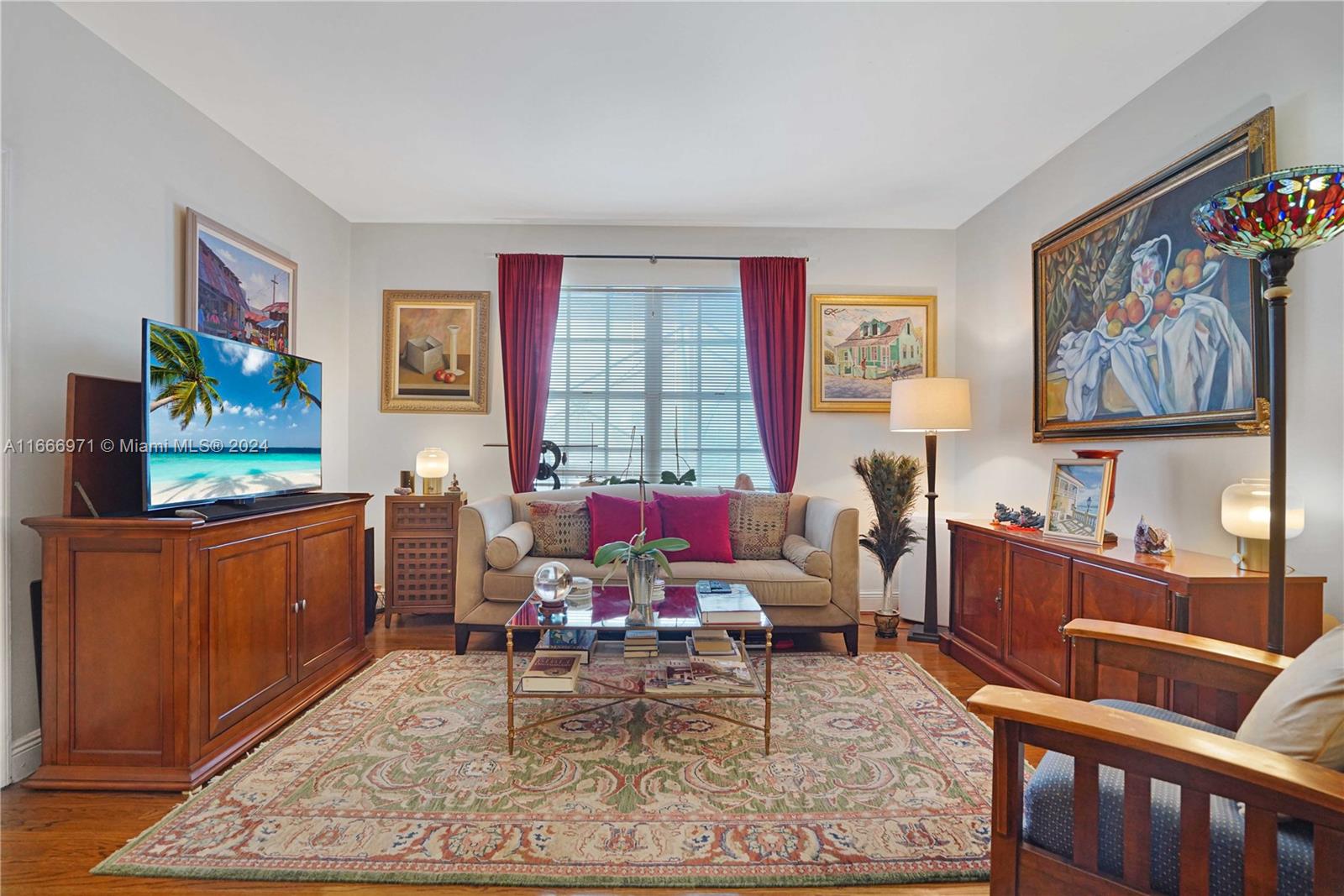 THE FLAMINGO CONDO - Residential
