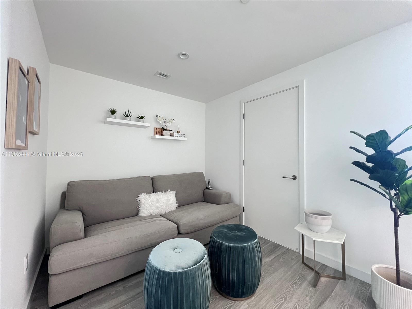 PARAISO BAYVIEWS CONDO - Residential Lease