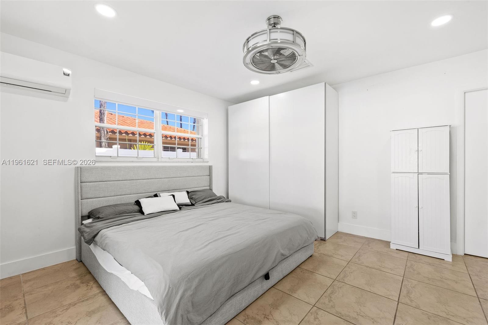 HOLLYWOOD HILLS NORTH SEC - Residential