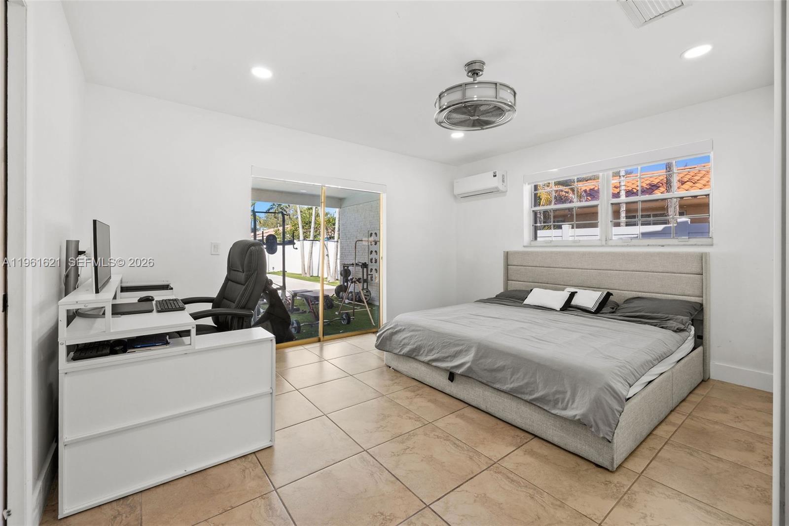 HOLLYWOOD HILLS NORTH SEC - Residential