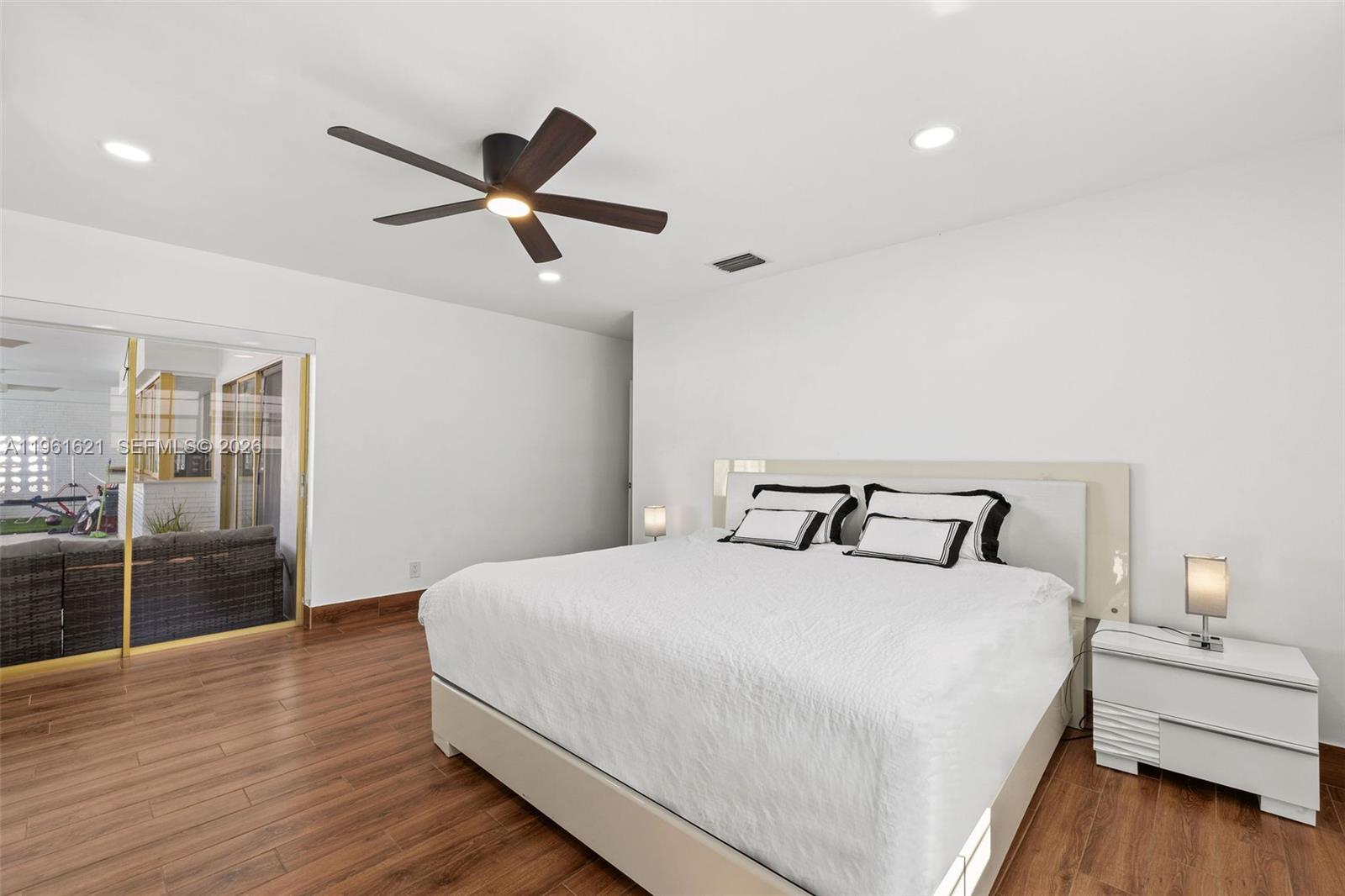 HOLLYWOOD HILLS NORTH SEC - Residential