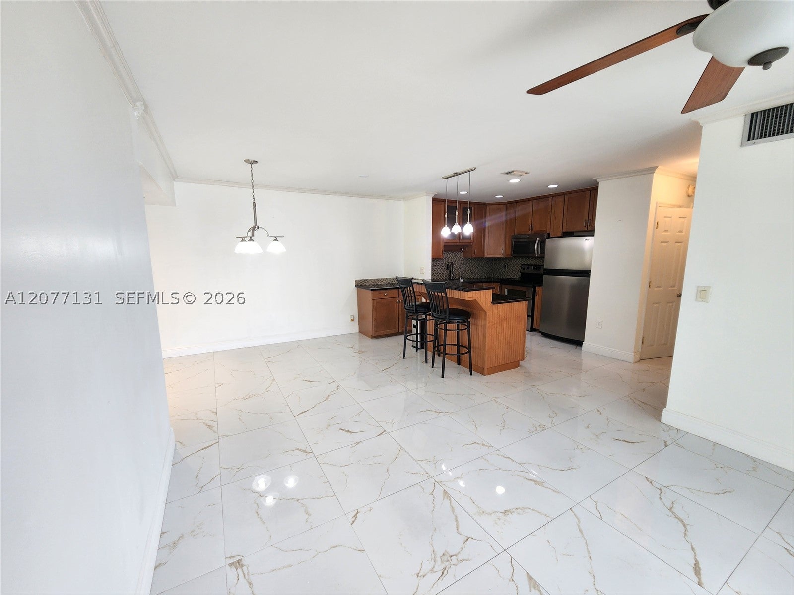 160 Cypress Club Dr 608
