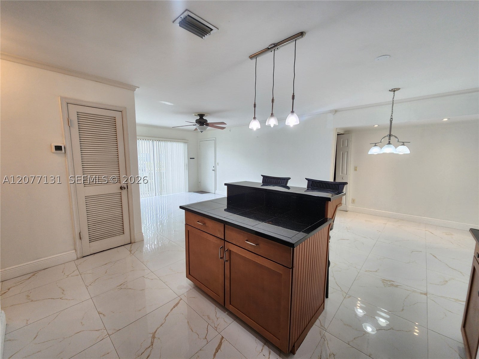 160 Cypress Club Dr 608
