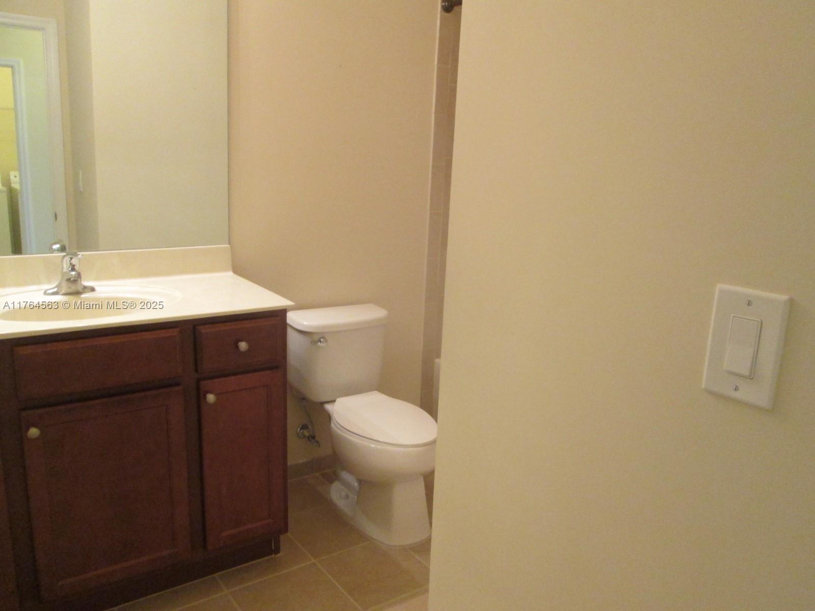 KENDALL COMMONS RESIDENTI - Residential