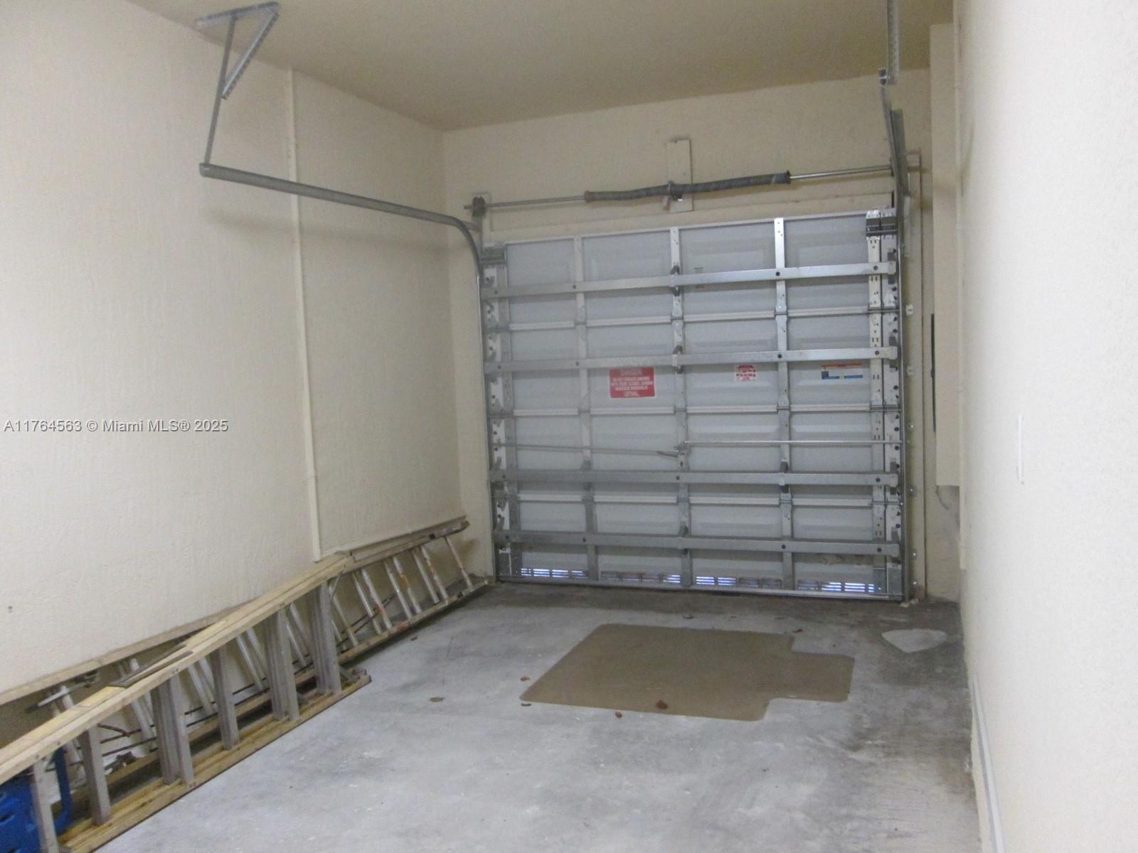 KENDALL COMMONS RESIDENTI - Residential