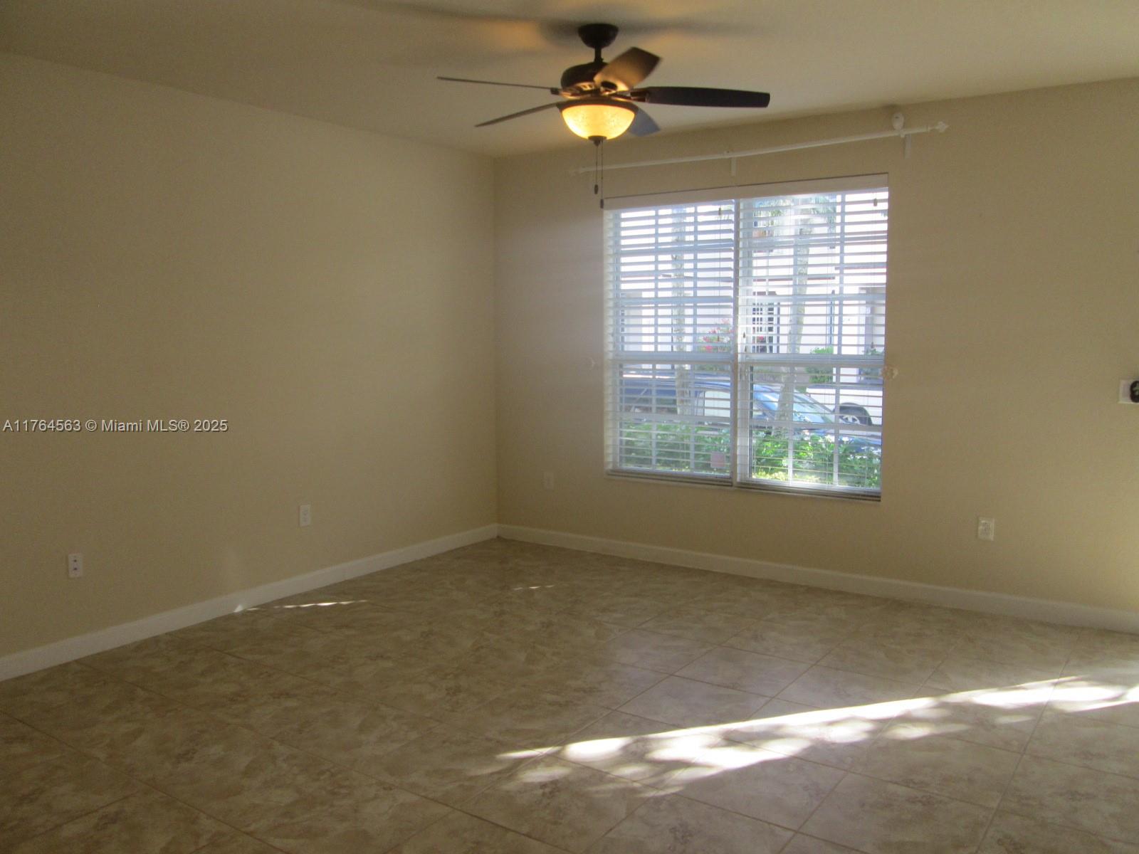 KENDALL COMMONS RESIDENTI - Residential