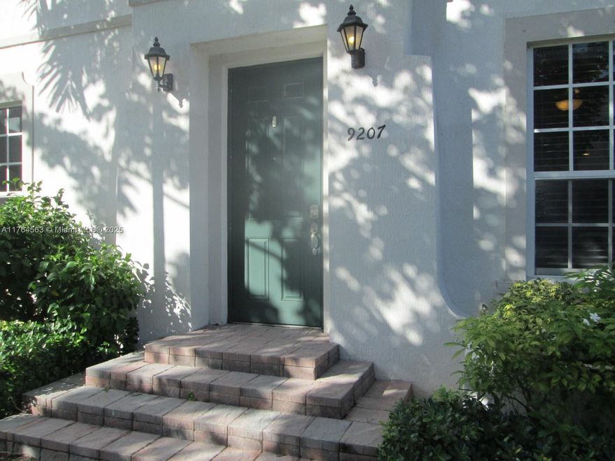 Kendall Commons in the West Kendall area. Two story Townhouse 3 bedroom 2.5 baths and Fenced back porch.  1 car garage plus rear driveway with space for up to (2) cars. Spacious laundry room upstairs equipped with full size washer and dryer.  Near employment, worship & shopping. Easy access to schools, Baptist Hospital, Tamiami Executive Airport, Krome Avenue & Florida Turnpike. Fabulous Resort Style Community. Amenities include Community Club House with Pool, BBQ Pavilions, Children Playground, Lakes & Parks