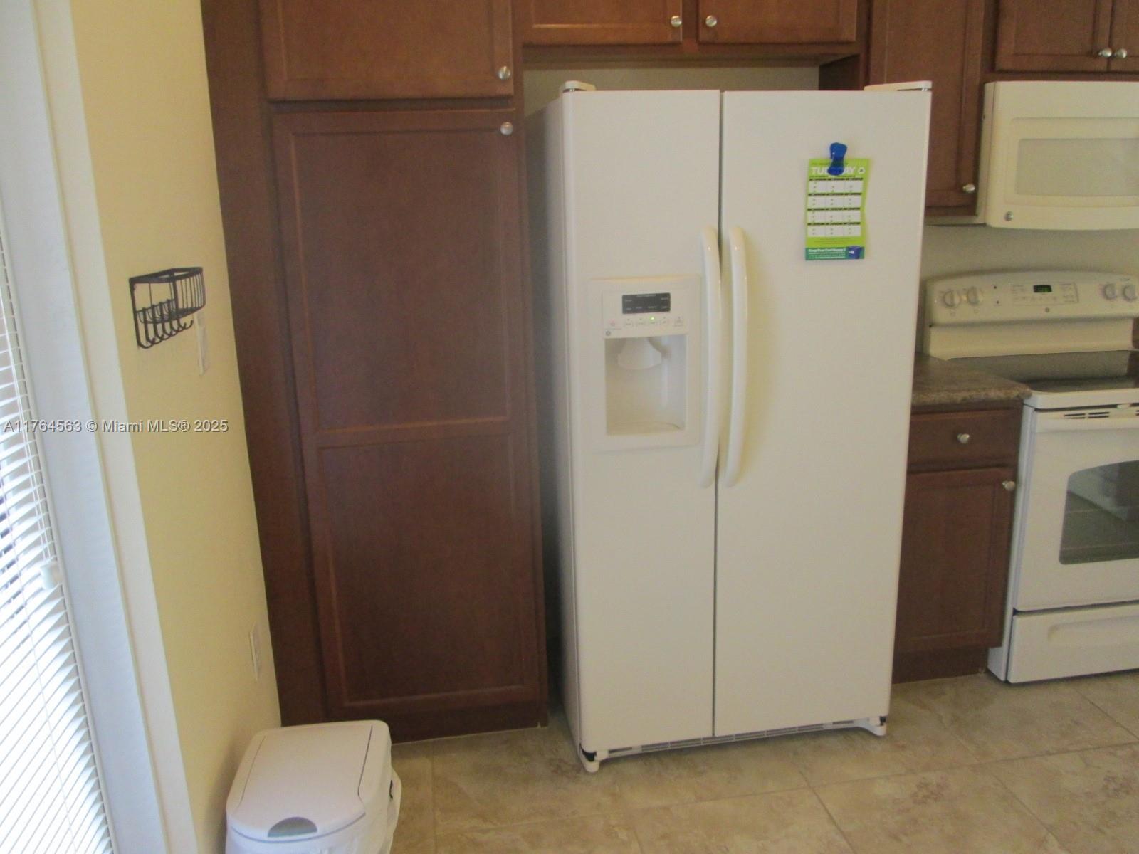 KENDALL COMMONS RESIDENTI - Residential