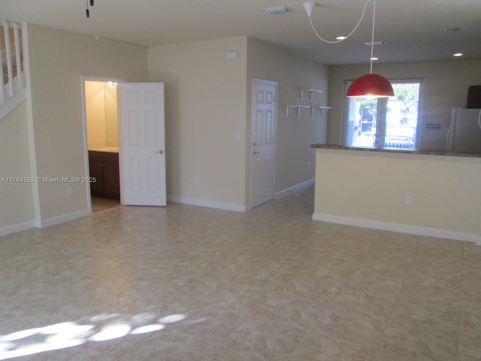 KENDALL COMMONS RESIDENTI - Residential