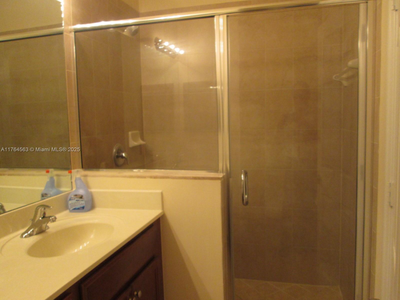 KENDALL COMMONS RESIDENTI - Residential