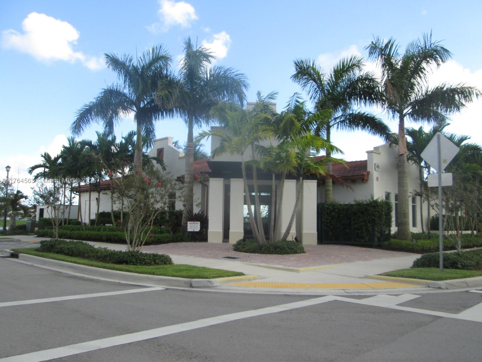 KENDALL COMMONS RESIDENTI - Residential
