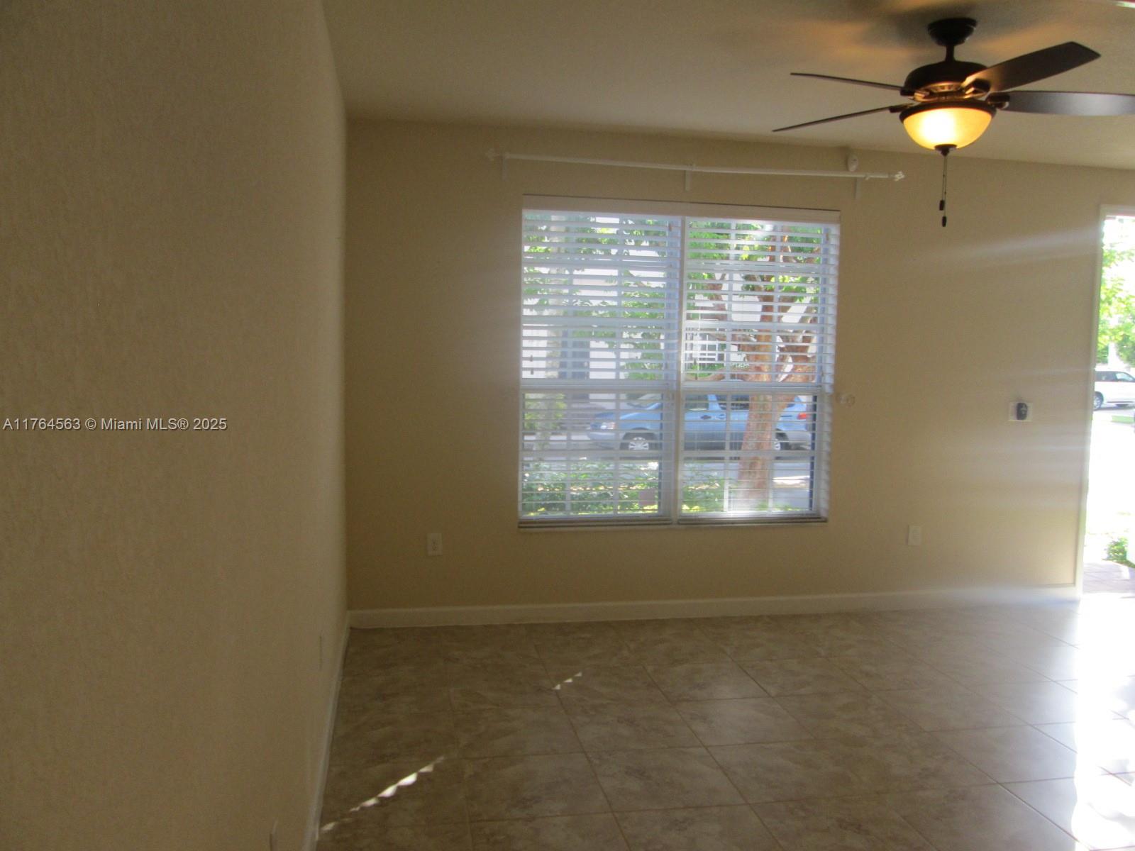 KENDALL COMMONS RESIDENTI - Residential