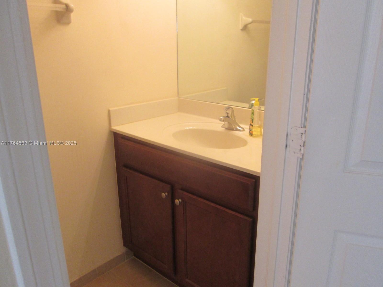 KENDALL COMMONS RESIDENTI - Residential