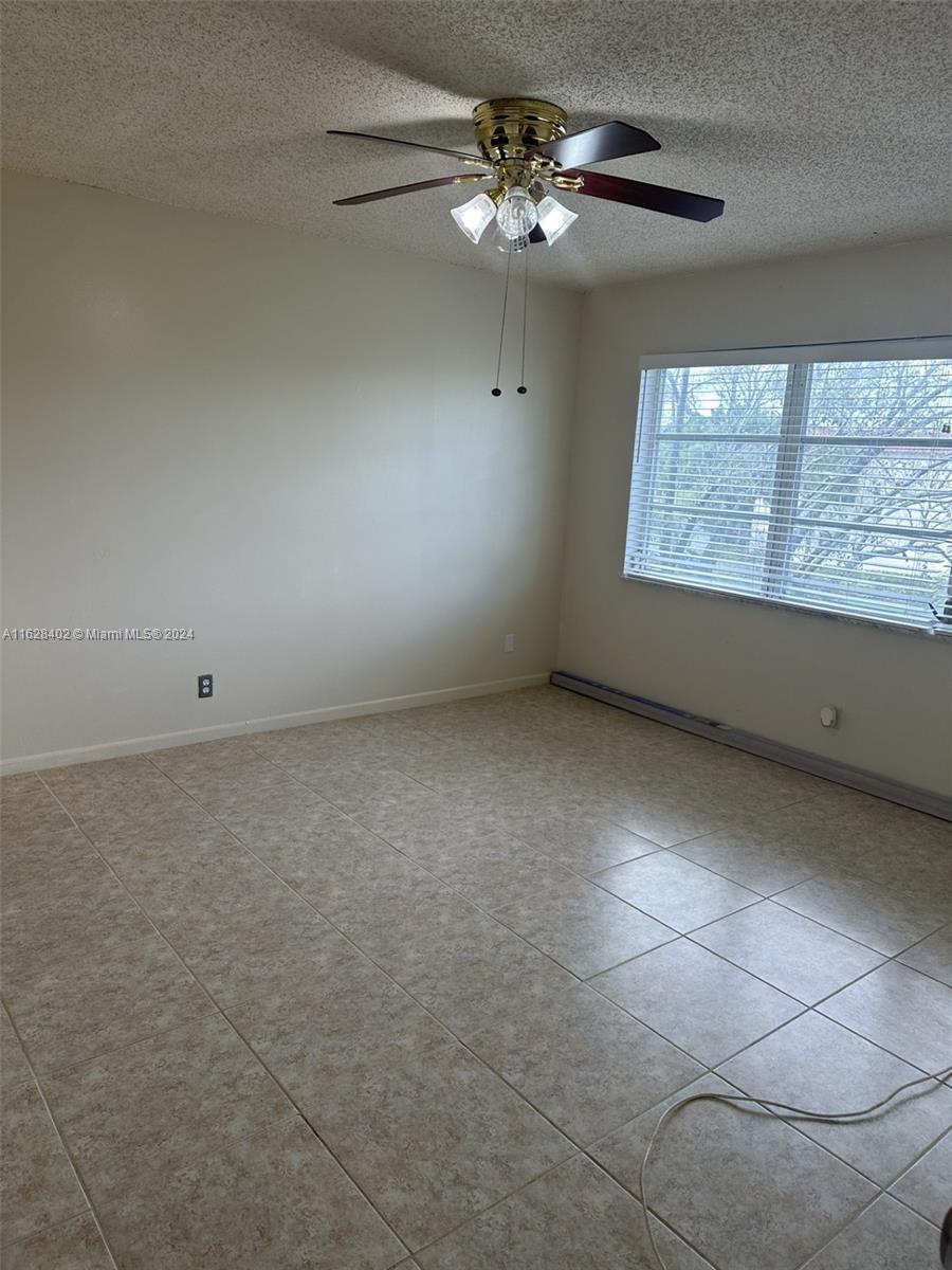 HOLLYBROOK GOLF - Residential Lease