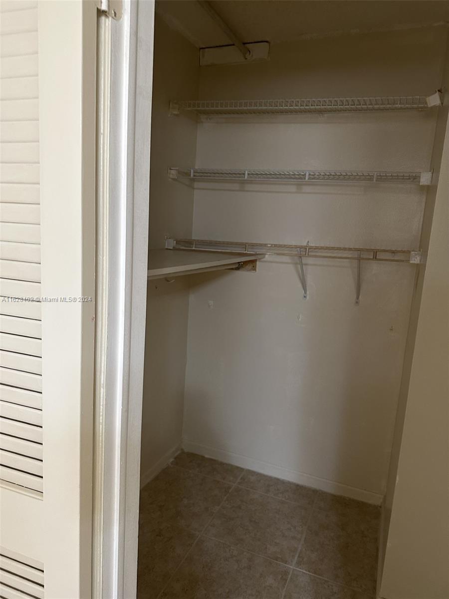 HOLLYBROOK GOLF - Residential Lease