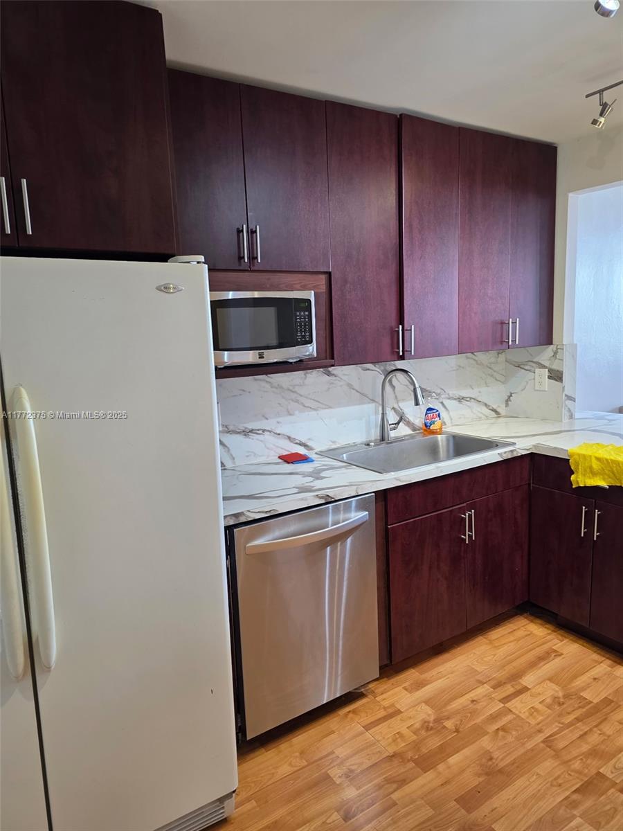 BUCKLEY TOWERS CONDO - EA - Residential