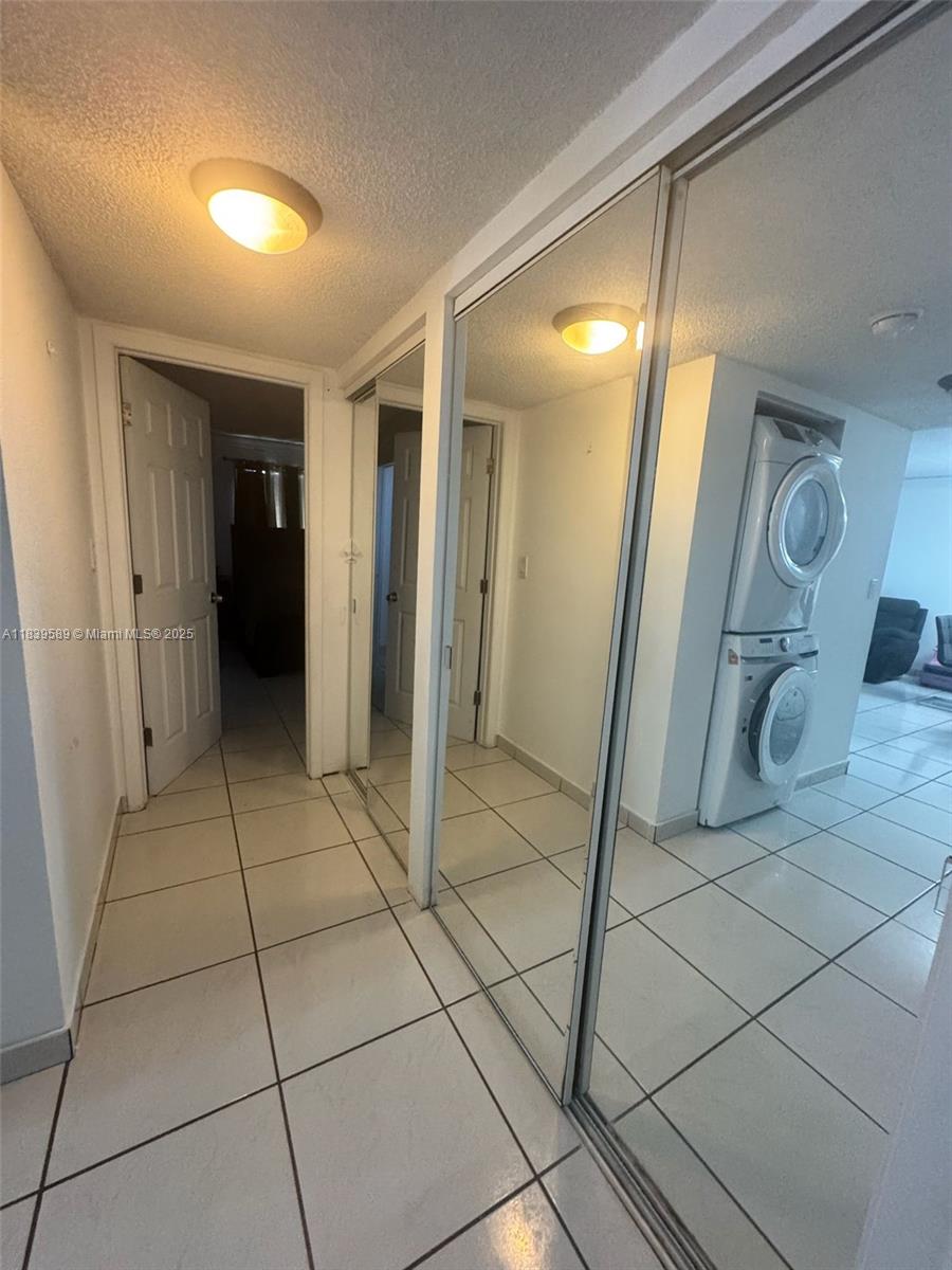 COUNTRY LANE CONDO - Residential