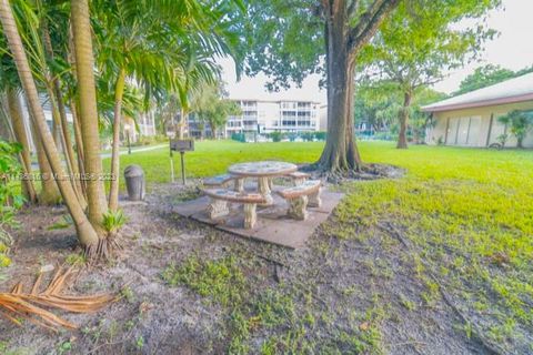 Condominium in Lauderdale Lakes FL 2649 48th Ter Ter 17.jpg