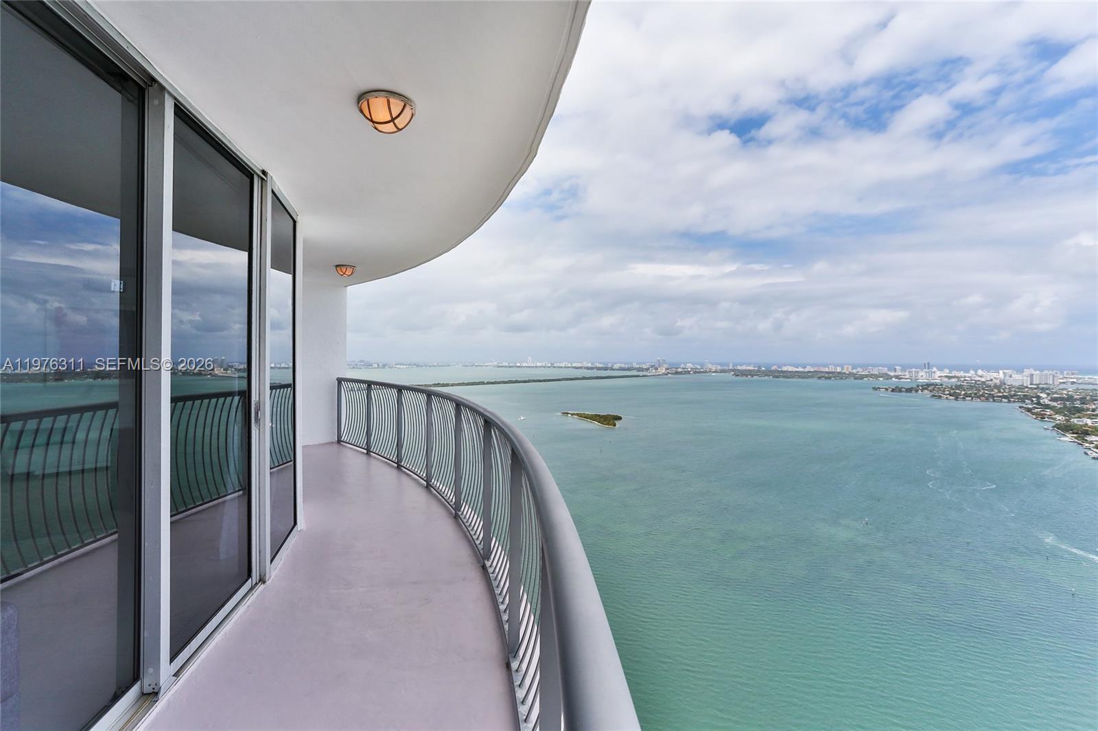 1750 N Bayshore Dr 5002