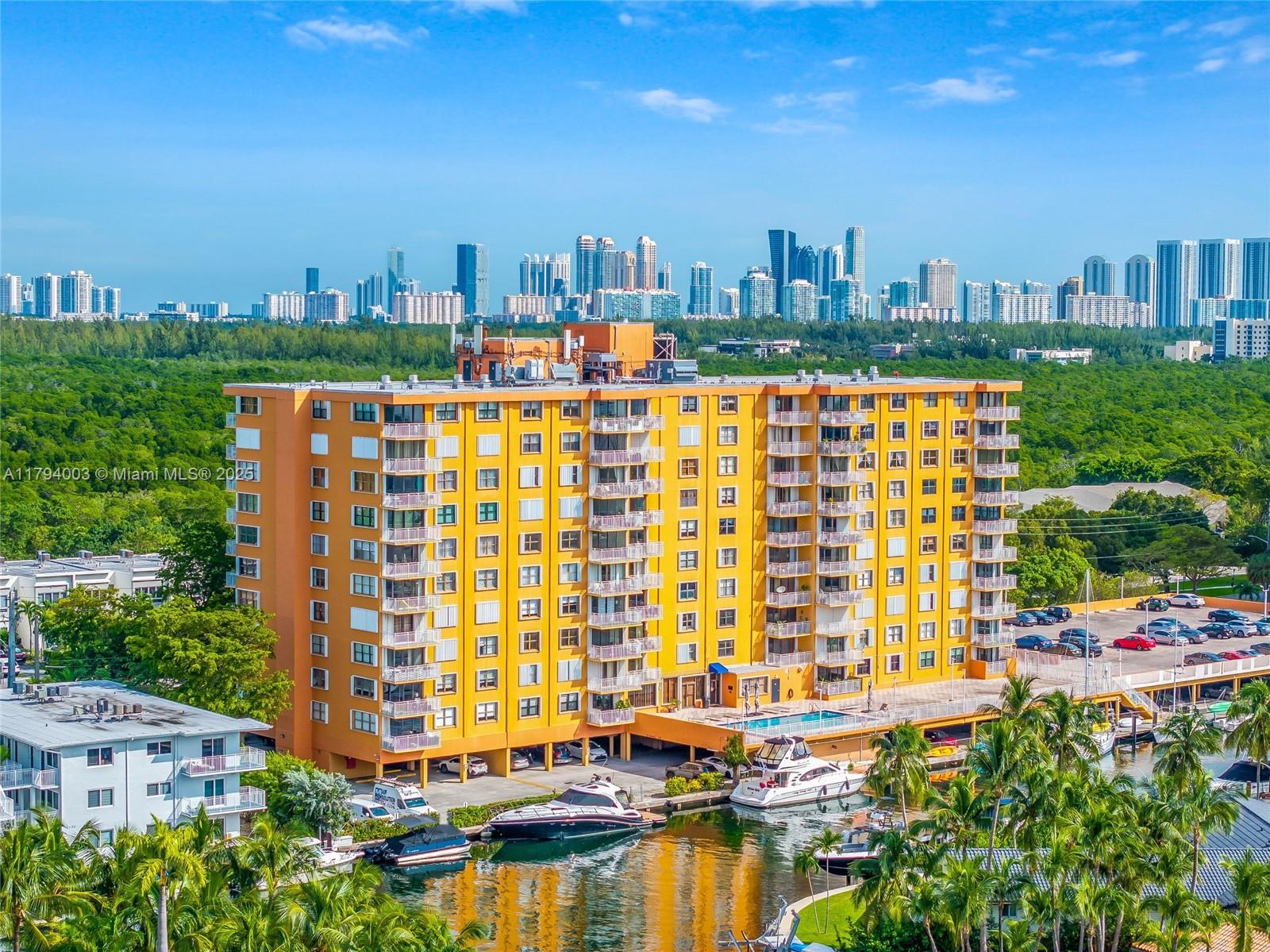 WATERSIDE TOWERS CONDO - Residential